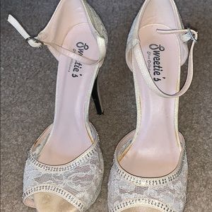 Sweetie’s shoe collection cream lace shoes